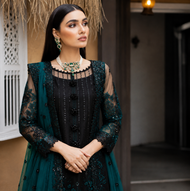 রেডিমেড জর্জেট এমব্রয়ডারি থ্রী পিস